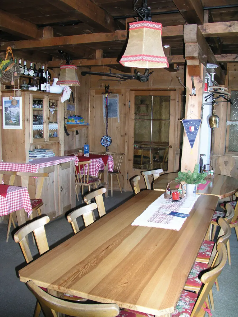 Gaststube Karl-von-Edel-Hütte | © DAV Wuerzburg